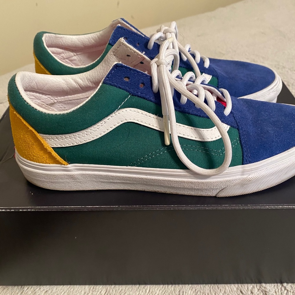 Vans ( for men / women )